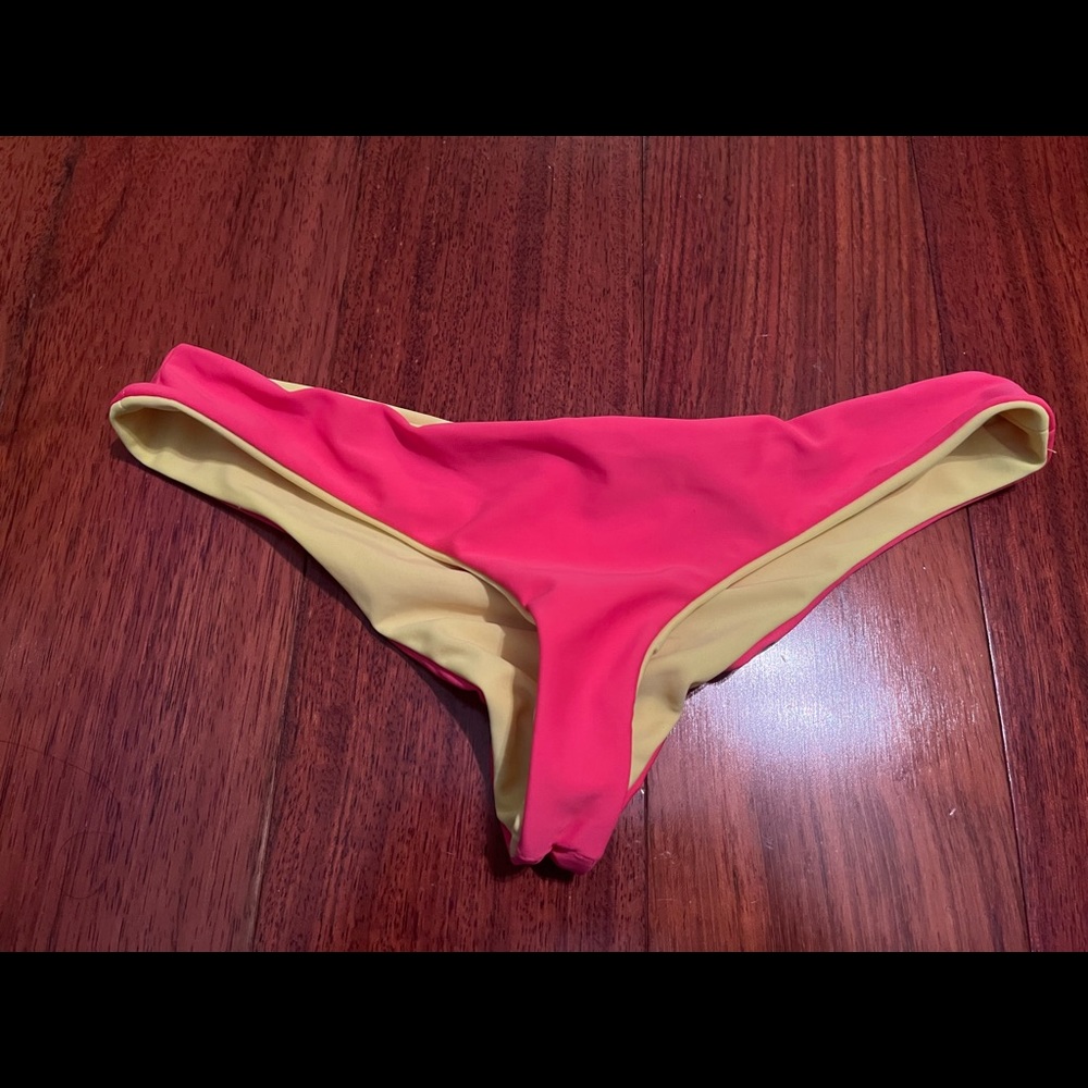 Cheeky reversible scrunch butt bikini bottoms XS